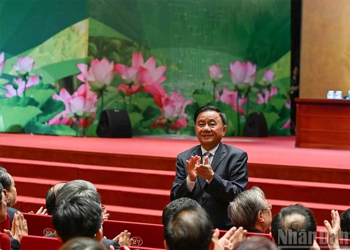 Thường trực Ban Bí thư Trần Cẩm Tú dự khai mạc Đại hội toàn quốc Hội Nông dân Việt Nam lần thứ IX. Ảnh: Duy Linh