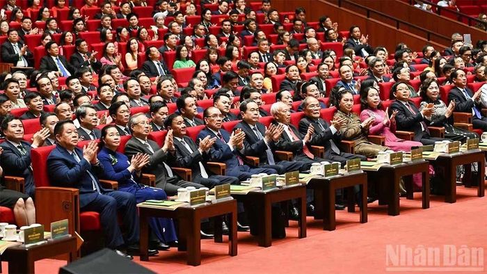 Các đồng chí lãnh đạo, nguyên lãnh đạo Đảng, Nhà nước và các đại biểu dự khai mạc Đại hội. Ảnh: Duy Linh