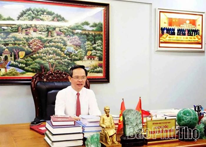 Đồng chí Trịnh Thế Truyền - Giám đốc Sở Giáo dục và Đào tạo Phú Thọ trả lời phỏng vấn Báo và PTTH Phú Thọ.