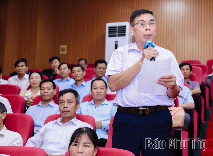 Tại diễn đàn, người dân bày tỏ tâm tư, nguyện vọng nhằm tháo gỡ một số vướng mắc tại cơ sở.