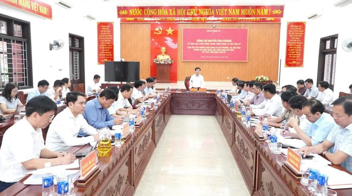 Đồng chí Nguyễn Văn Phương, Bí thư Tỉnh ủy lưu ý các địa phương cần tập trung sản xuất vụ hè-thu, xây dựng các mô hình nông nghiệp chất lượng cao - Ảnh: Q.V