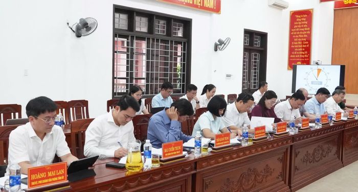 Đại biểu tham dự buổi làm việc - Ảnh: Q.V