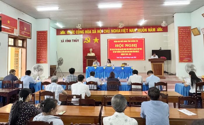 Hội nghị tiếp xúc cử tri tại xã Vĩnh Thủy - Ảnh: Mai Linh
