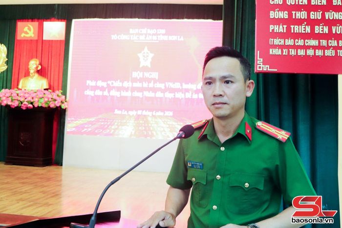 Lãnh đạo Công an tỉnh phát biểu tại hội nghị.