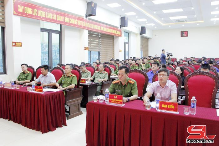Các đại biểu dự hội nghị.