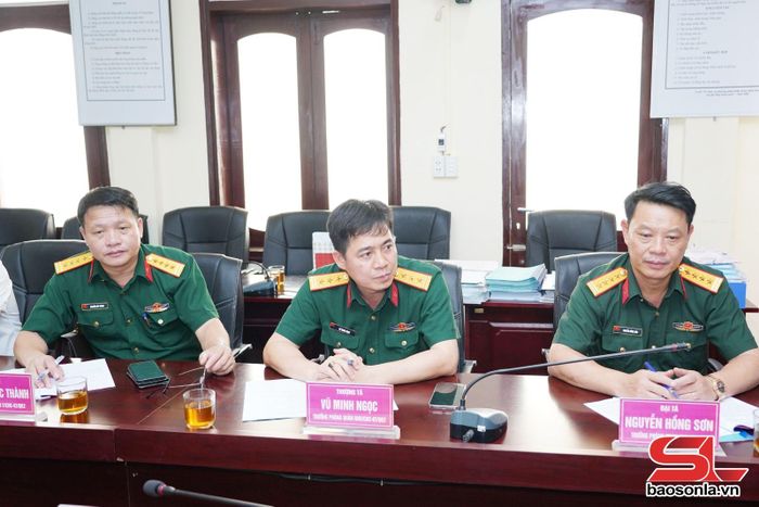 Đoàn công tác Cục Hậu cần - Kỹ thuật, Quân khu 2 dự cuộc kiểm tra.