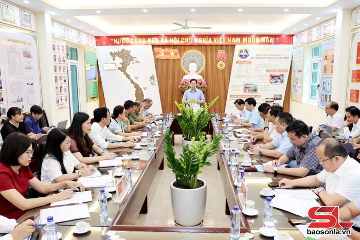 Đồng chí Bí thư Tỉnh ủy làm việc với Đảng ủy các phường Tô Hiệu, Chiềng An, Chiềng Sinh về công tác chuẩn bị tổ chức Kỳ thi tốt nghiệp THPT năm 2026.