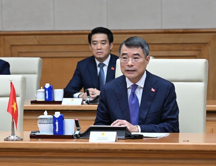 Thủ tướng Lê Minh Hưng phát biểu tại hội đàm.