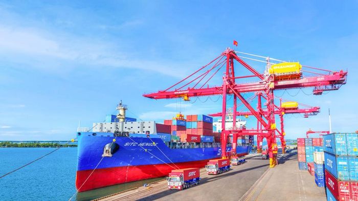 Dự án xây dựng luồng Cửa Lở phục vụ trực tiếp cho Khu kinh tế mở Chu Lai và vùng phụ cận.
