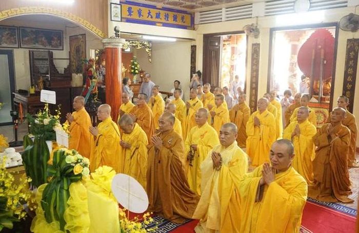 Môn đồ đệ tử thành kính tưởng niệm ân sư