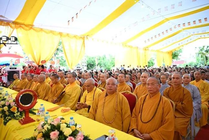 Chư tôn đức tham dự