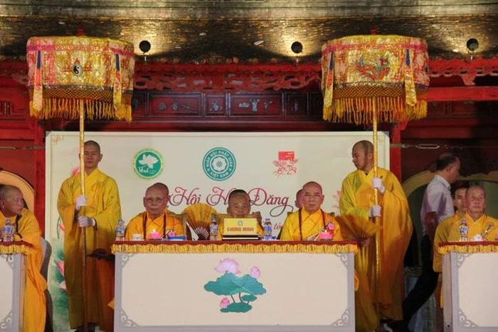 Chư tôn giáo phẩm chứng minh
