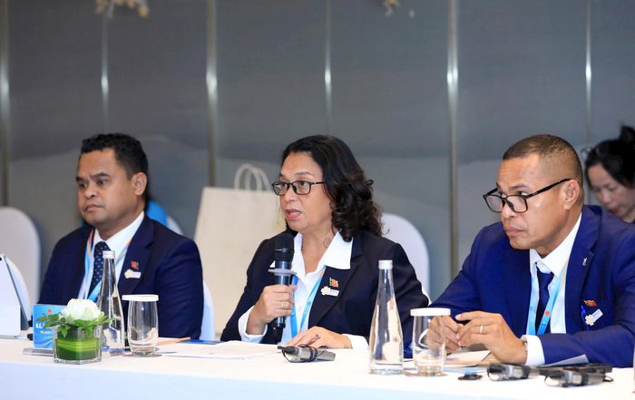 Thay mặt các địa phương của Timor Leste, bà Veneranda Lemos Martins, Chủ tịch tỉnh Baucau phát biểu tại buổi làm việc. Ảnh: Viết Thành.