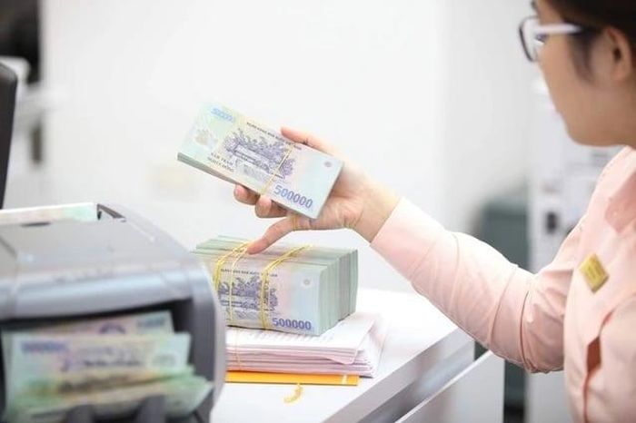Tân Cảng, VPD, Nam Long đồng loạt chia cổ tức, Novaland thưởng cổ phiếu.