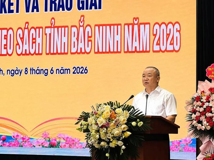 ông Nguyễn Đắc Hồng, Giám đốc Thư viện Bắc Ninh số 1, Phó Trưởng Ban Tổ chức trình bày báo cáo kết quả tại buổi tổng kết