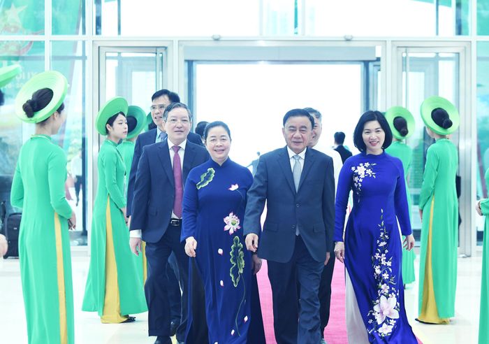 Thường trực Ban Bí thư Trần Cẩm Tú, Chủ tịch Ủy ban Trung ương MTTQ Việt Nam Bùi Thị Minh Hoài đến dự Đại hội