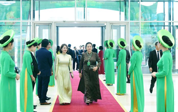 Nguyên Chủ tịch Quốc hội Nguyễn Thị Kim Ngân đến dự Đại hội