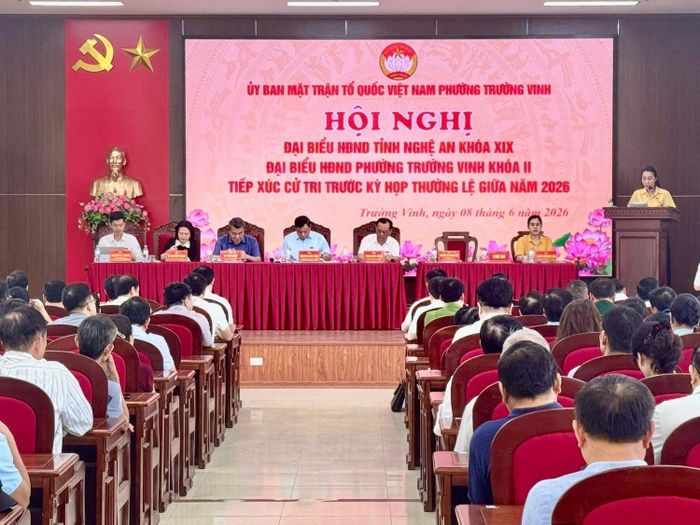 Quang cảnh hội nghị tiếp xúc cử tri