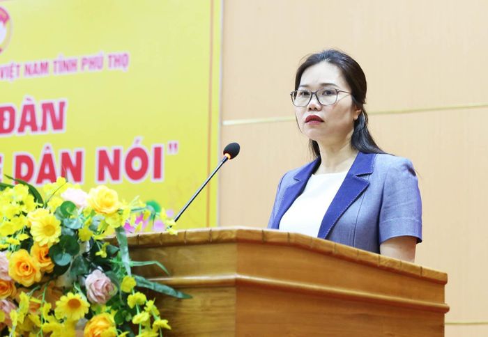 Phó Bí thư Tỉnh ủy, Chủ tịch Ủy ban MTTQ Việt Nam tỉnh Phú Thọ Bùi Thị Minh cam kết những ý kiến chính đáng của nhân dân sẽ được giải quyết, giám sát và phản hồi