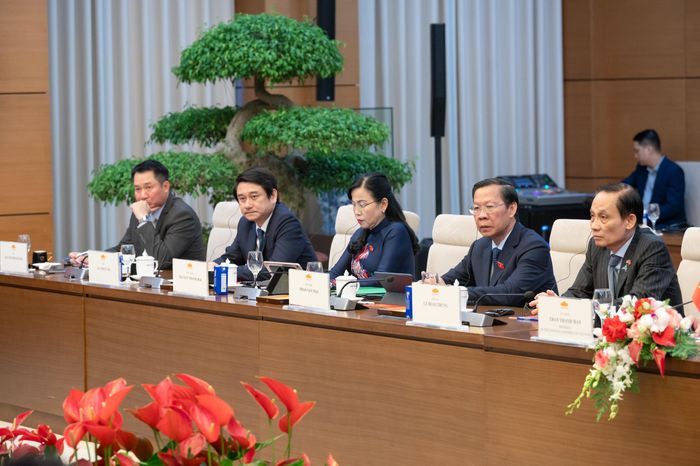 Các đại biểu tham dự cuộc hội kiến