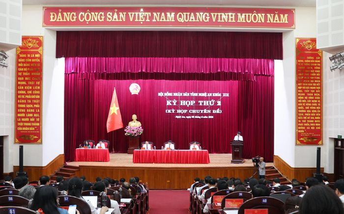 Quang cảnh kỳ họp
