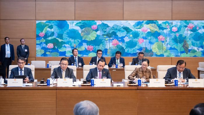 Các đại biểu tham dự cuộc hội kiến