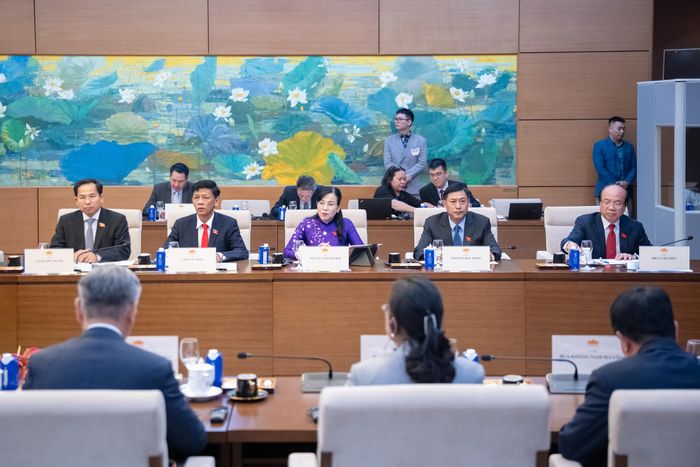 Các đại biểu tham dự cuộc hội kiến