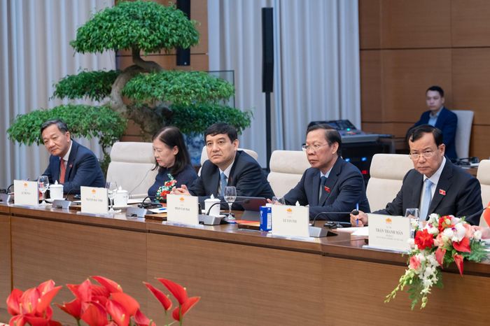 Các đại biểu tham dự cuộc hội kiến