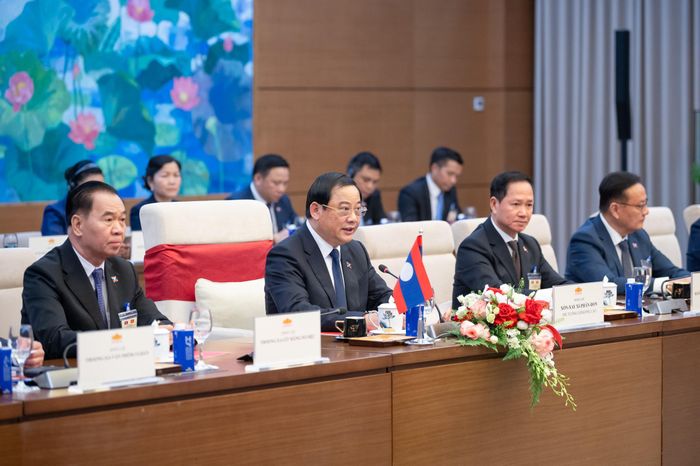 Thủ tướng Lào Sonexay Siphandone phát biểu tại cuộc hội kiến
