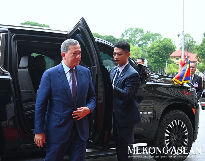 Đoàn xe hộ tống đưa Thủ tướng Campuchia Hun Manet tới Nhà Quốc hội. Ảnh: Đỗ Thảo - Mekong ASEAN