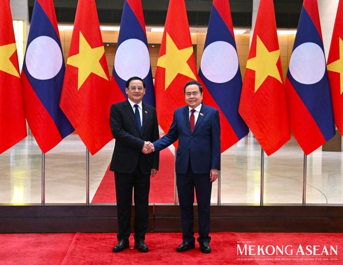 Chủ tịch Quốc hội Trần Thanh Mẫn và Thủ tướng Lào Sonexay Siphandone. Ảnh: Đỗ Thảo - Mekong ASEAN
