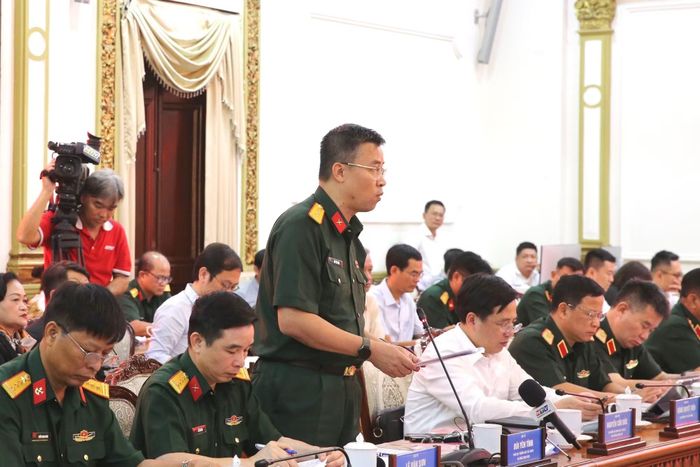 Đại tá, TS. Bùi Yên Tĩnh, Phó Cục trưởng Cục Tác chiến - Bộ Tổng tham mưu QĐND Việt Nam tham luận.