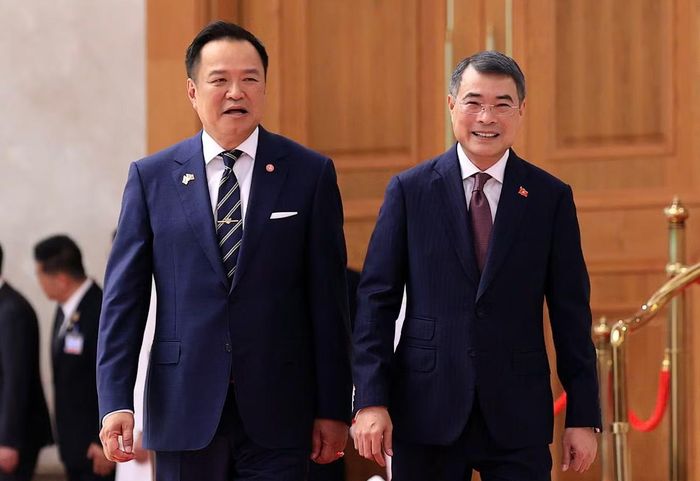 Thủ tướng Lê Minh Hưng và Thủ tướng Thái Lan Anutin Charnvirakul.