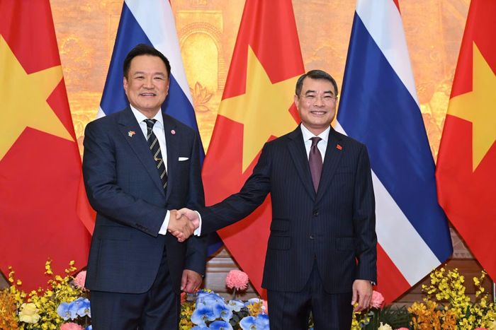 Thủ tướng Lê Minh Hưng và Thủ tướng Thái Lan Anutin Charnvirakul.