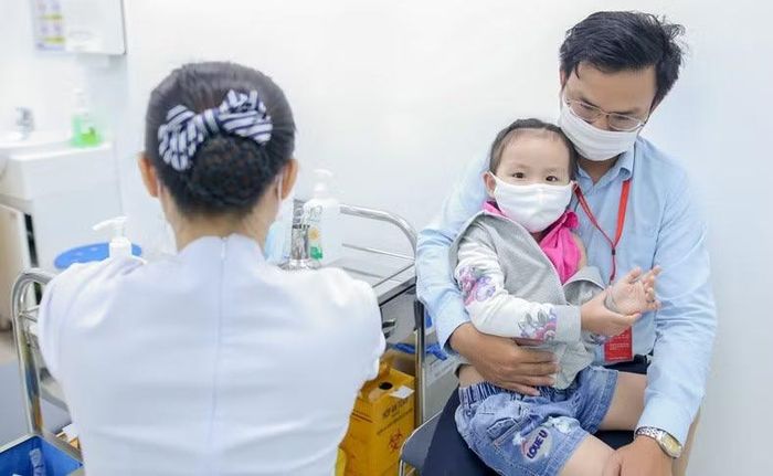 Tiêm vaccine phòng viêm não Nhật Bản phải đủ liều và tiêm nhắc lại khi trẻ đủ 15 tuổi.