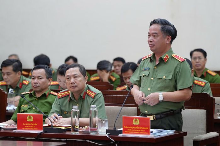 Thiếu tướng Nguyễn Hữu Phước, Giám đốc Công an tỉnh Khánh Hòa phát biểu tiếp thu kết luận của Đoàn kiểm tra số 6 - Bộ Công an. Ảnh: Đức Minh.