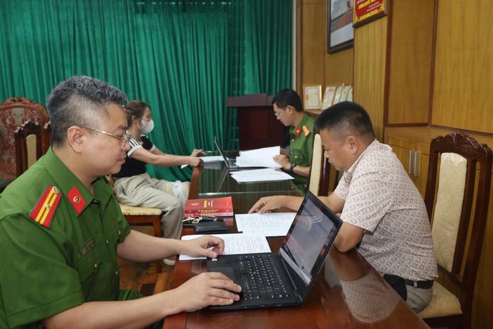 Cơ quan Công an đấu tranh với các đối tượng.