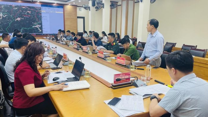 Các đại biểu dự cuộc họp.