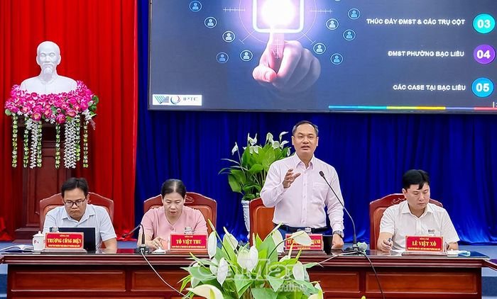  PGS.TS Từ Diệp Công Thành chia sẻ nhiều giải pháp thúc đẩy chuyển đổi số và đổi mới sáng tạo tại địa phương.