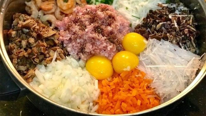 Các nguyên liệu làm nem truyền thống. Ảnh minh họa