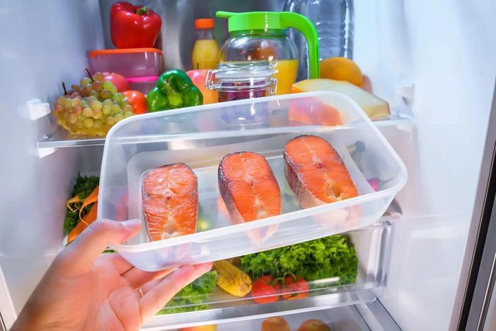 Thực phẩm để tủ quá lâu hoặc bảo quản không đúng sẽ dễ bị hỏng