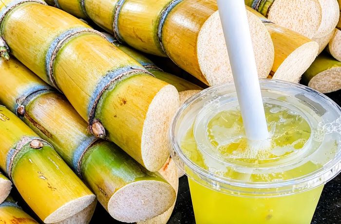 Nước mía được xem là thức uống “cứu tinh” của nhiều người trong mùa hè