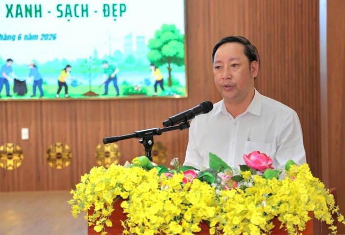  Ông Trần Công Hữu - Phó Chủ tịch UBND phường Ea Kao phát biểu phát biểu tại buổi lễ.