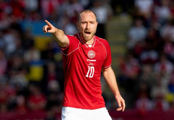 Eriksen trong trận đấu với Ukraine. (Ảnh: Reuters)