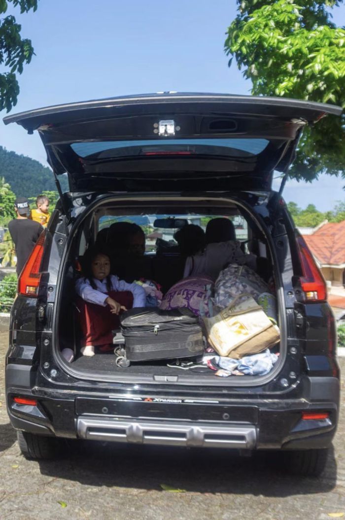  Cơ quan quản lý thiên tai quốc gia của Indonesia cũng chỉ thị cho quan chức tại thủ phủ Manado của Bắc Sulawesi, tỉnh Gorontalo phía bắc và quần đảo Sangihe "ngay lập tức hướng dẫn người dân sơ tán một cách có trật tự đến vùng đất cao hơn". (Ảnh: Reuters)