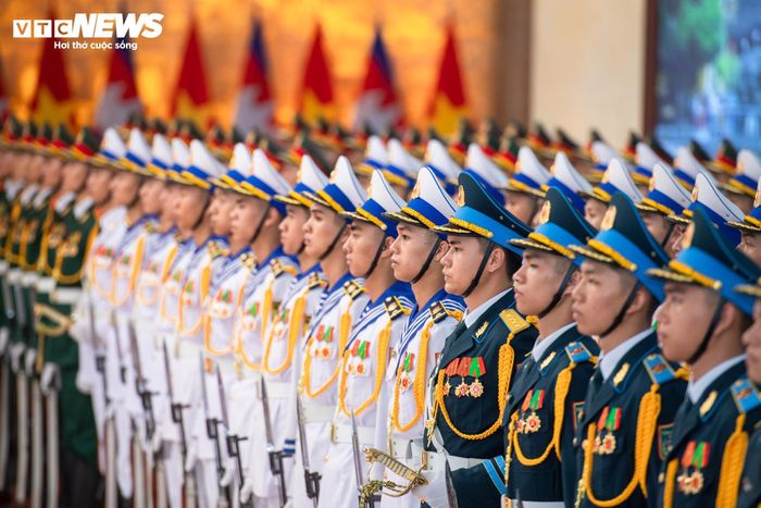 Lễ đón Thủ tướng Vương quốc Campuchia Samdech Moha Borvor Thipadei Hun Manet thăm chính thức Việt Nam diễn ra trang trọng tại Trụ sở Chính phủ, Hà Nội.