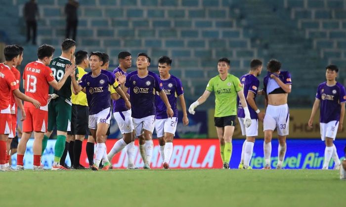 Hà Nội FC đang đối mặt với bài toán chuyển giao lực lượng đầy thách thức. Ảnh: Minh Dân