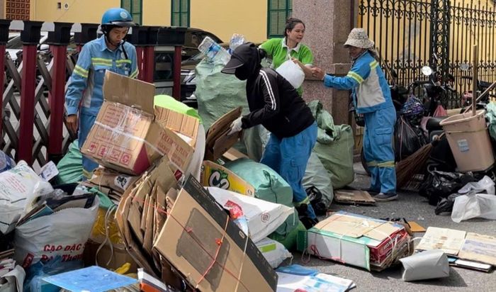 Tại ngày hội, Ban tổ chức đã đổi được gần 500kg rác tái chế. Ảnh: Hoàng Trang