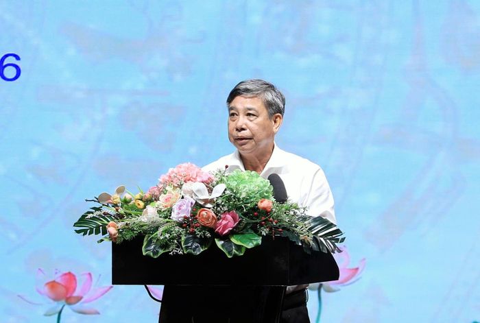 Phó Bí thư Thường trực Thành ủy Cần Thơ Đồng Văn Thanh phát biểu tại hội nghị. Ảnh Quang Thái