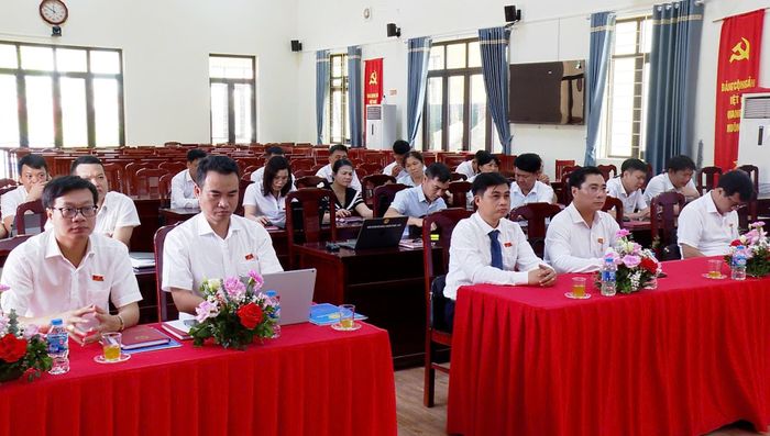 Các đại biểu dự kỳ họp. Ảnh: Lê Quí